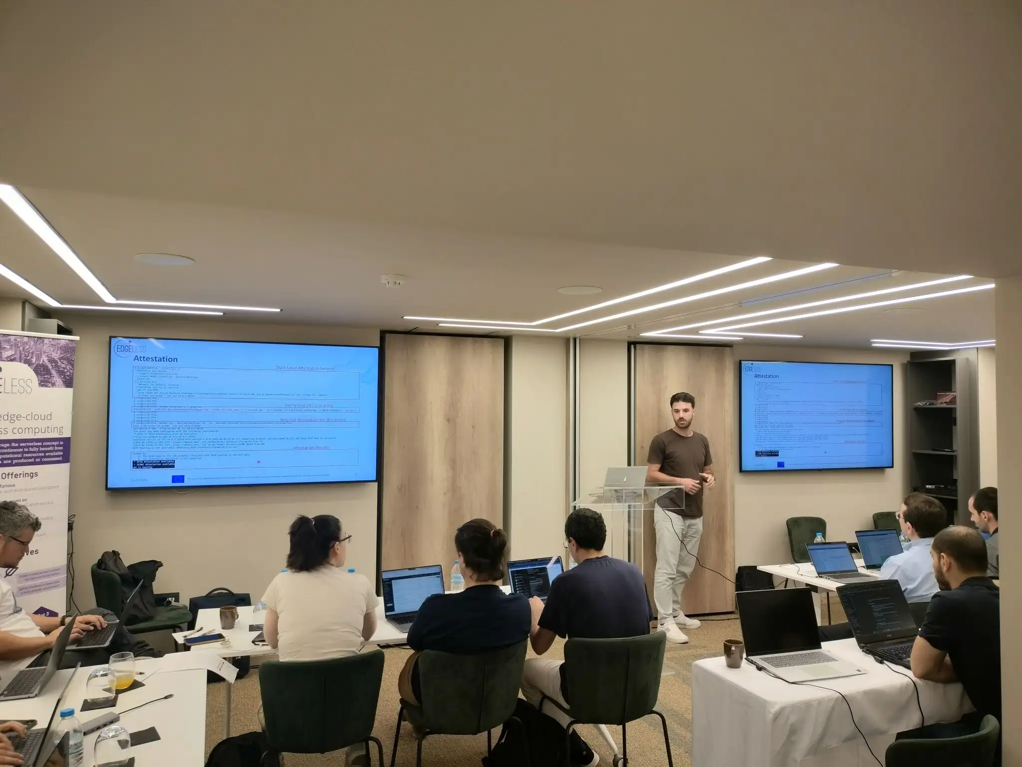 Presentation slide deck during an EDGELESS project talk